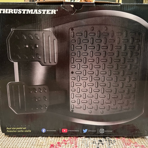 Thrustmaster - Ferrari 458 Spider racing wheel and pedals (Xbox X/S & One) - Picture 12 of 14